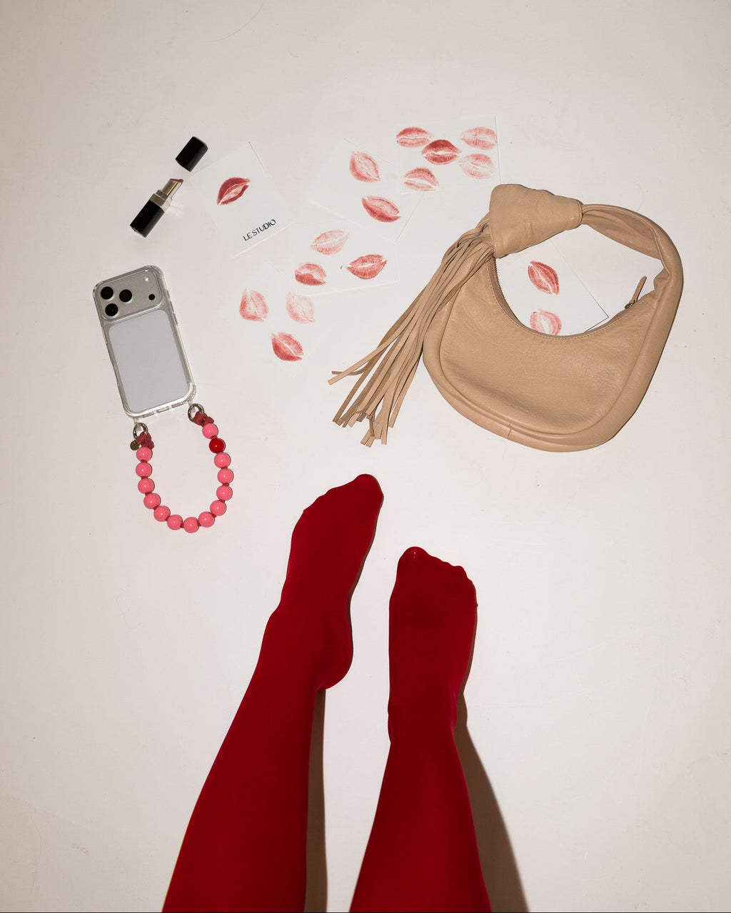 Mini korálkový popruh na telefon – Kiss Me Quick