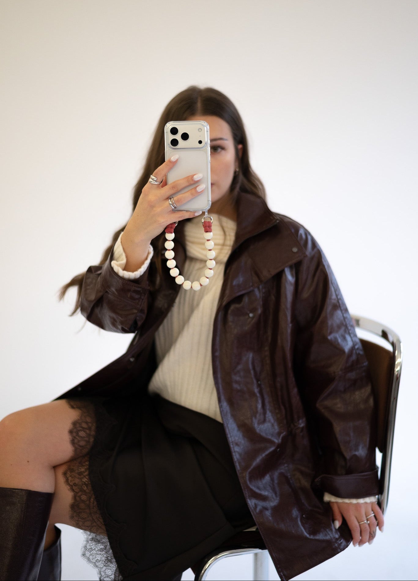 Mini korálkový popruh na telefon – Milk Rose