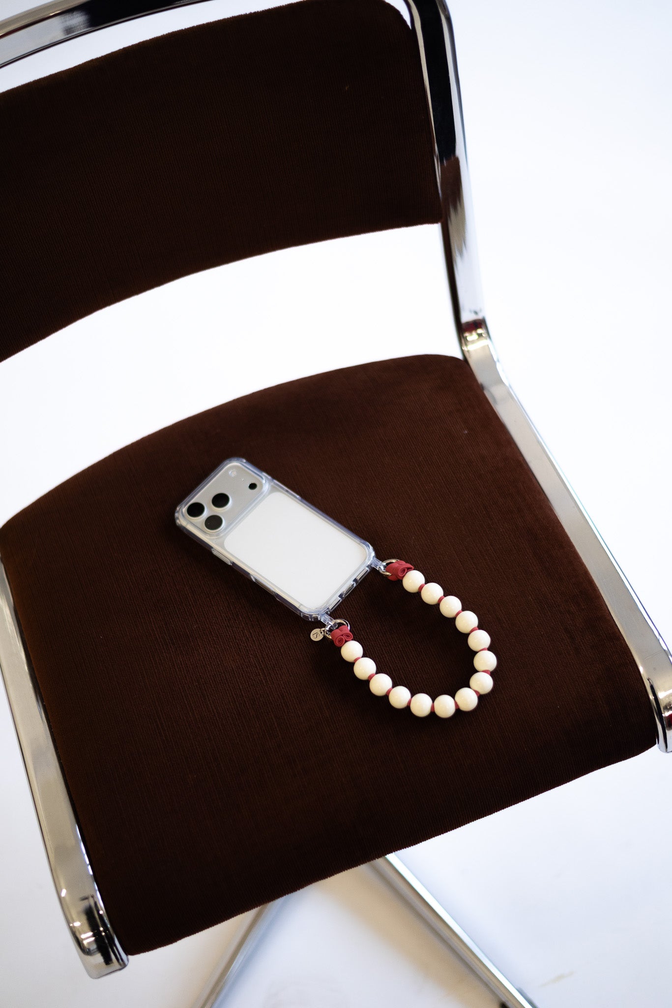 Mini korálkový popruh na telefon – Milk Rose