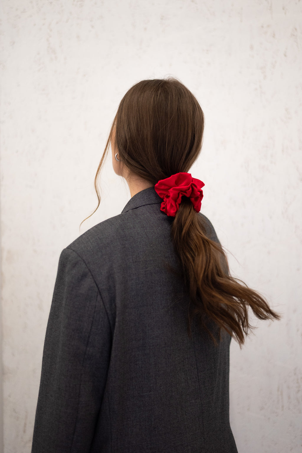 Scrunchie ze 100% hedvábného saténu - Red Aura