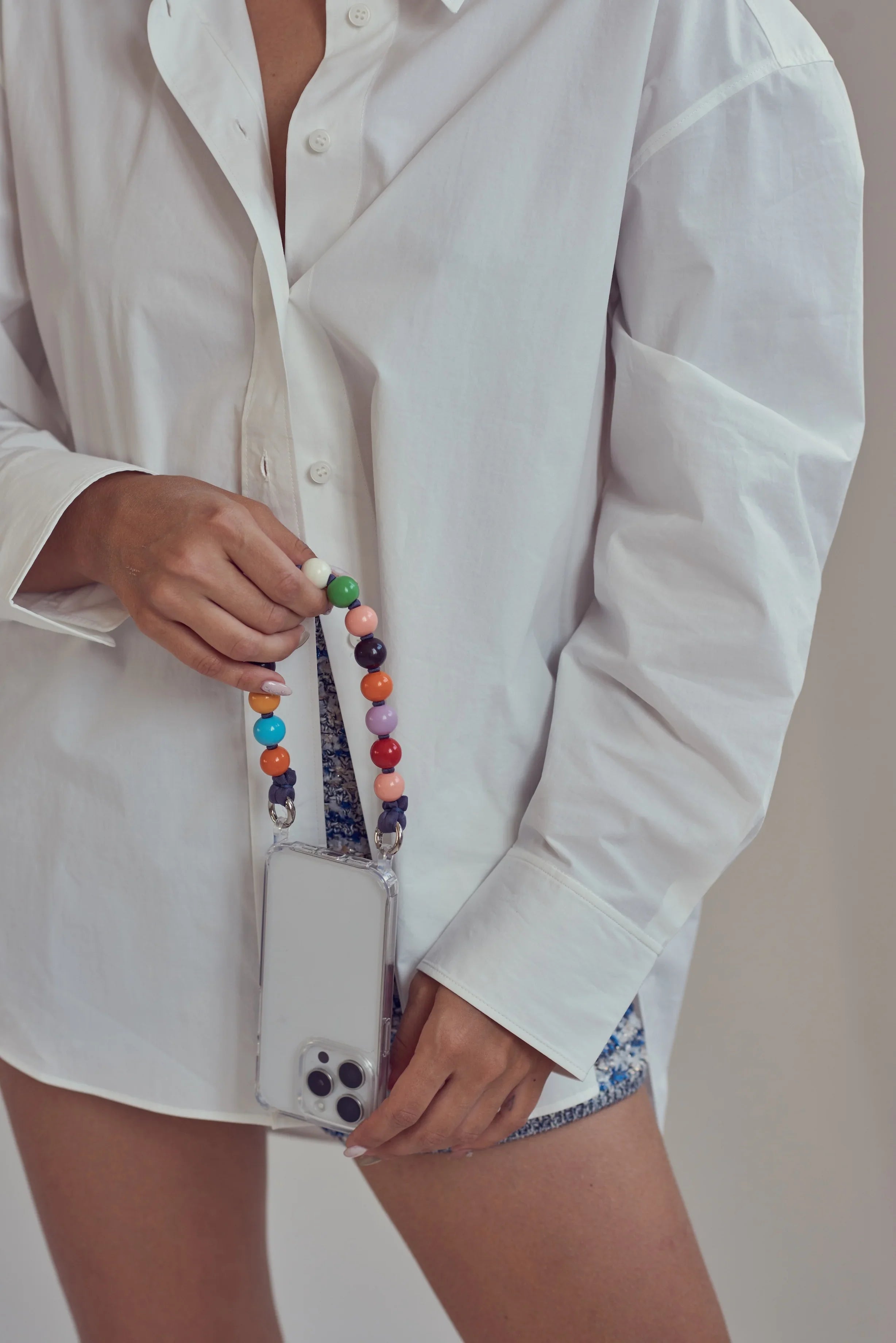 Mini korálkový popruh na telefon – multicolor & šedá