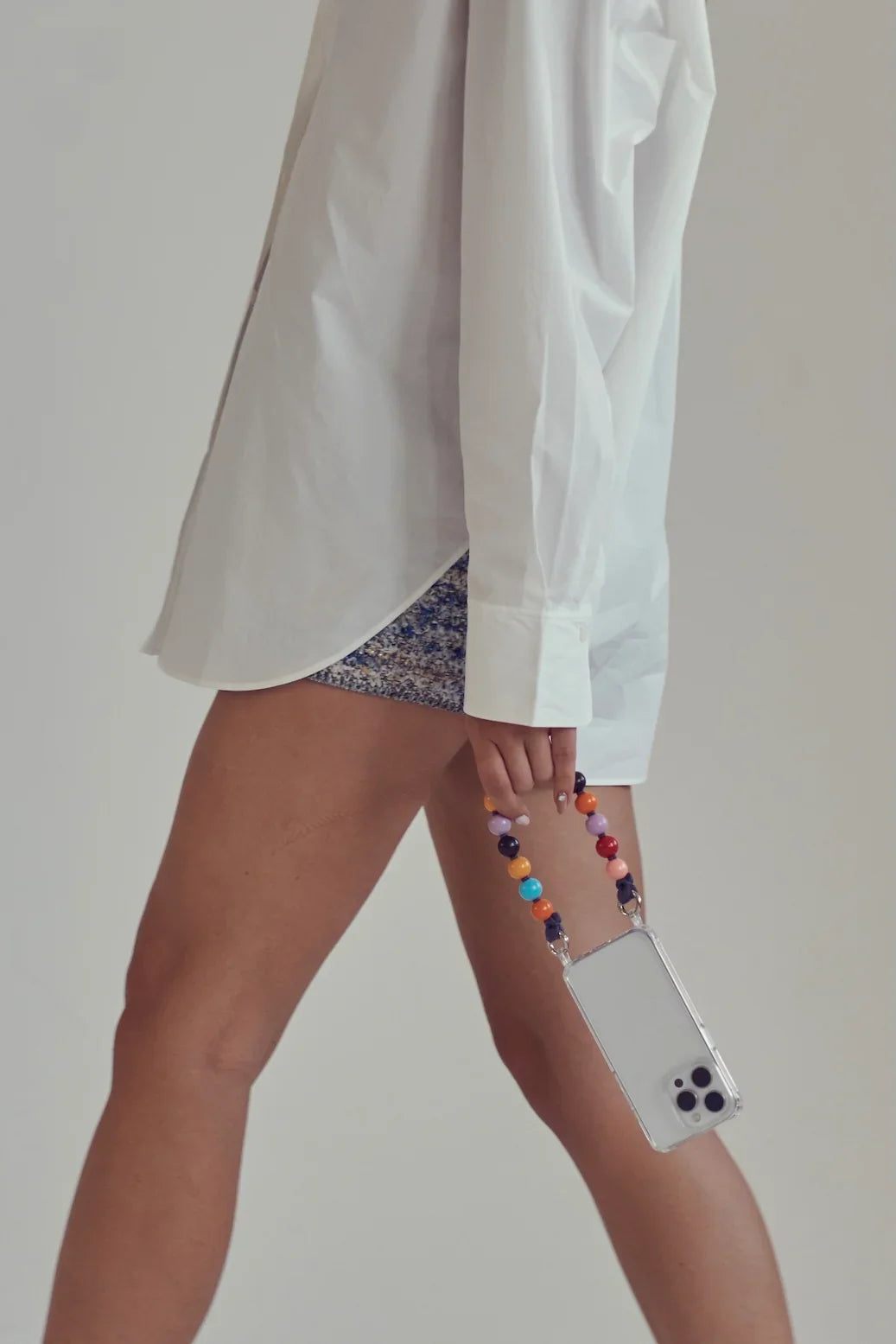 Mini korálkový popruh na telefon – multicolor & šedá