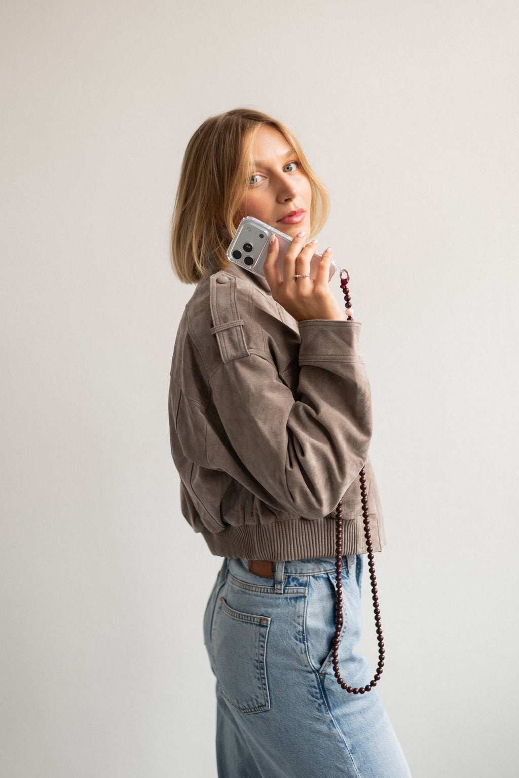 Korálkový popruh na telefon – Chocolate Cherry