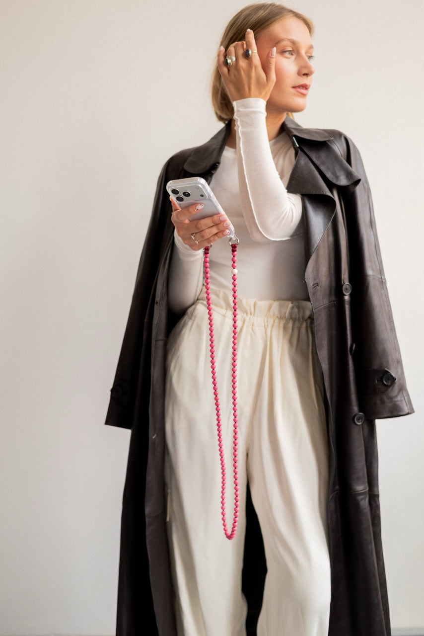 Korálkový popruh na telefon – Berry Wine