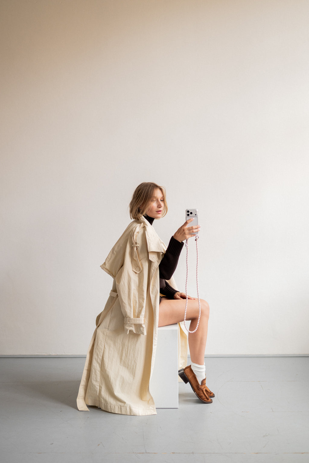 Korálkový popruh na telefon – Soft Blush