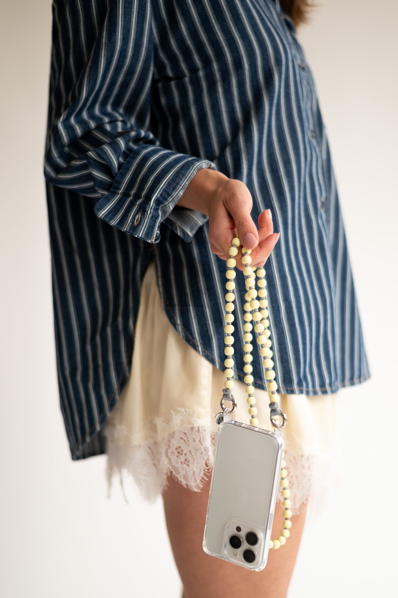 Korálkový popruh na telefon – Soft Yellow