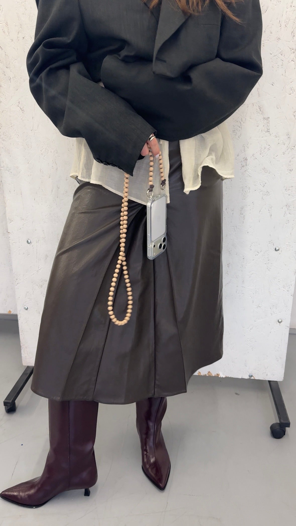 Korálkový popruh na telefon – Latte