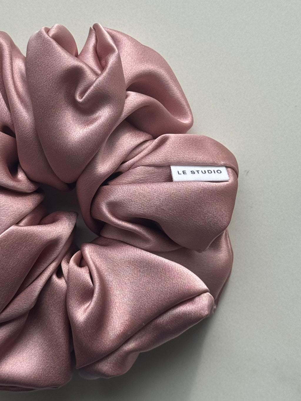 Scrunchie ze 100% hedvábného saténu - Rose