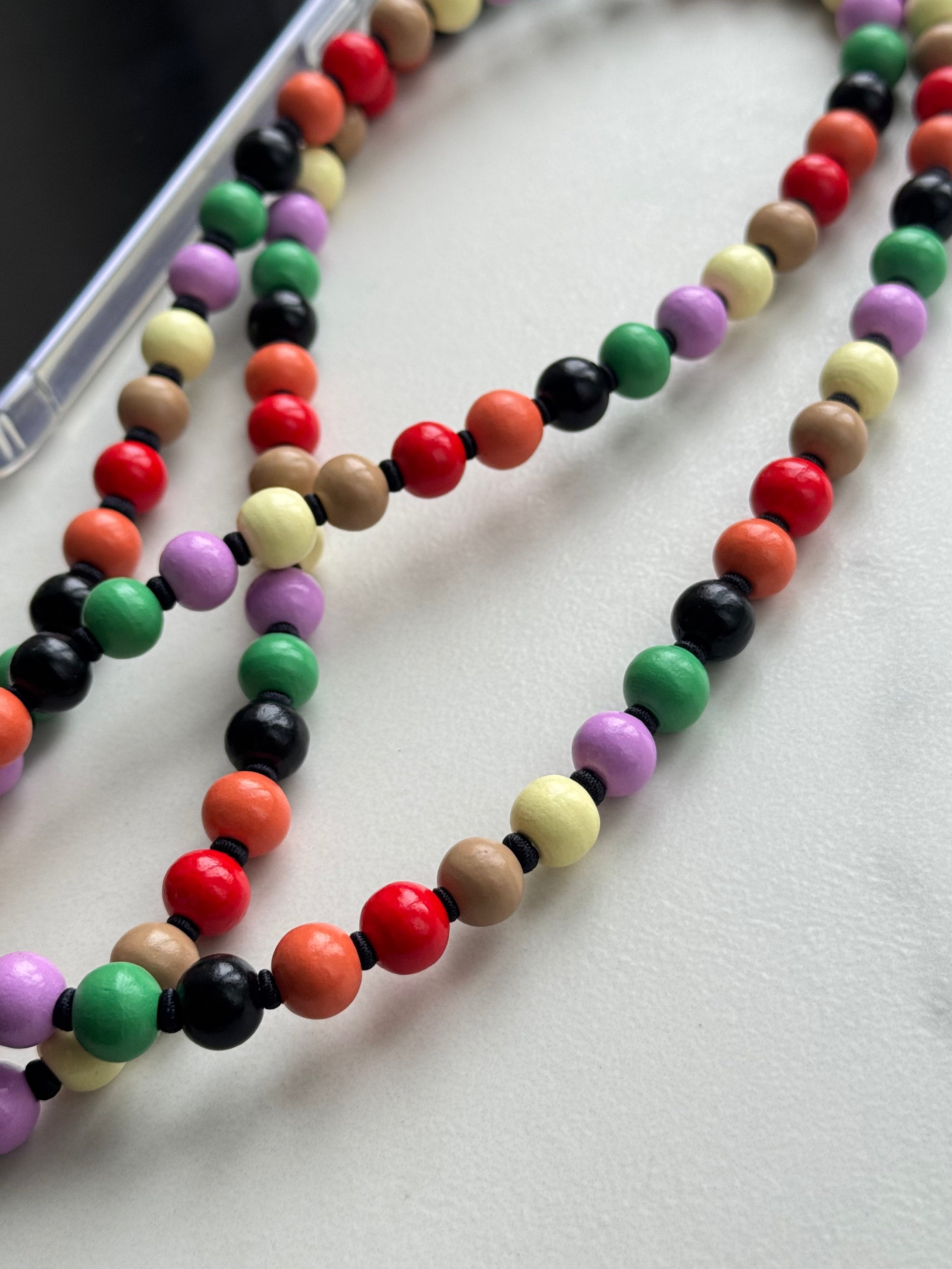 Korálkový popruh na telefon – No Rules