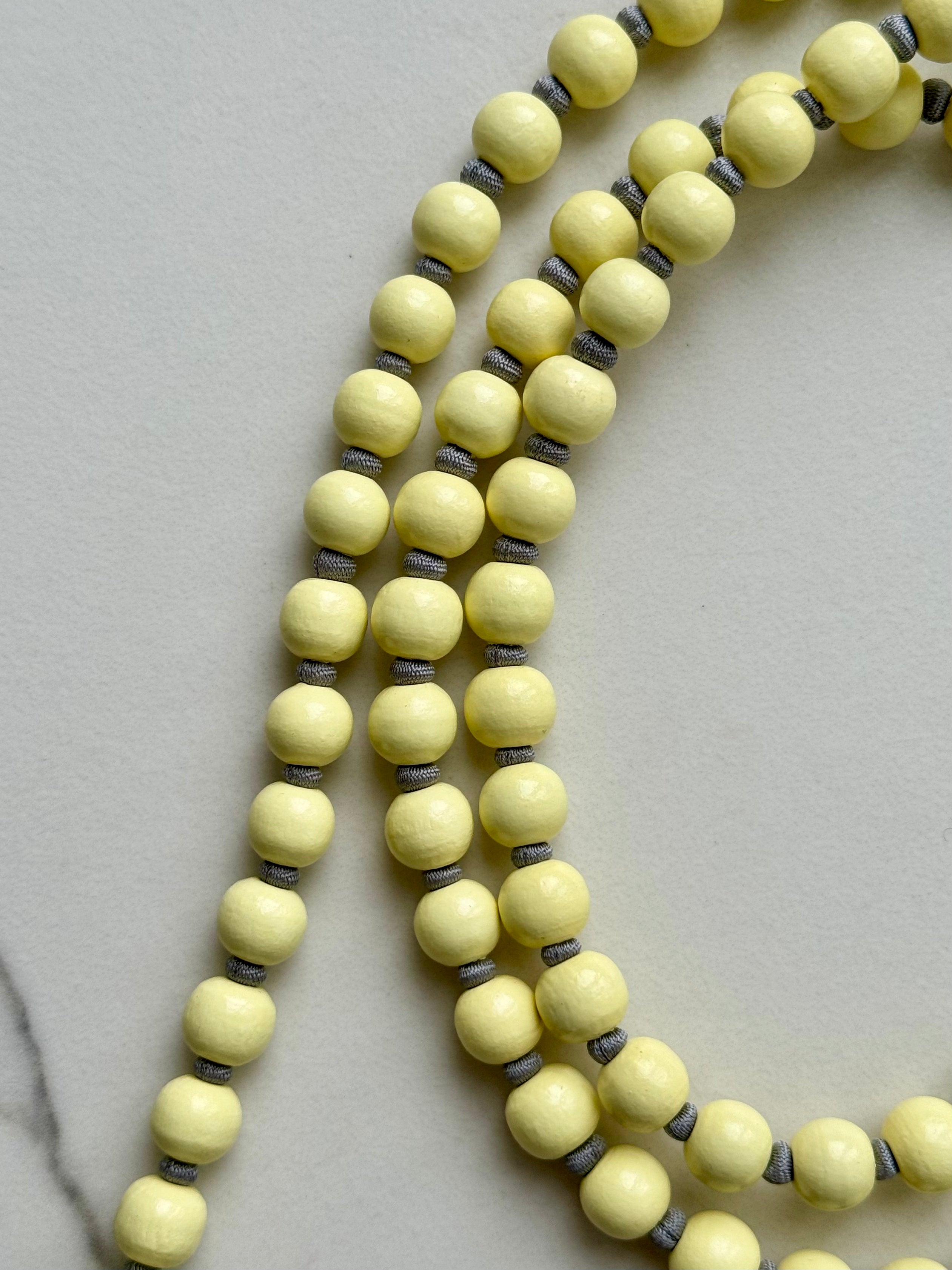 Korálkový popruh na telefon – Soft Yellow