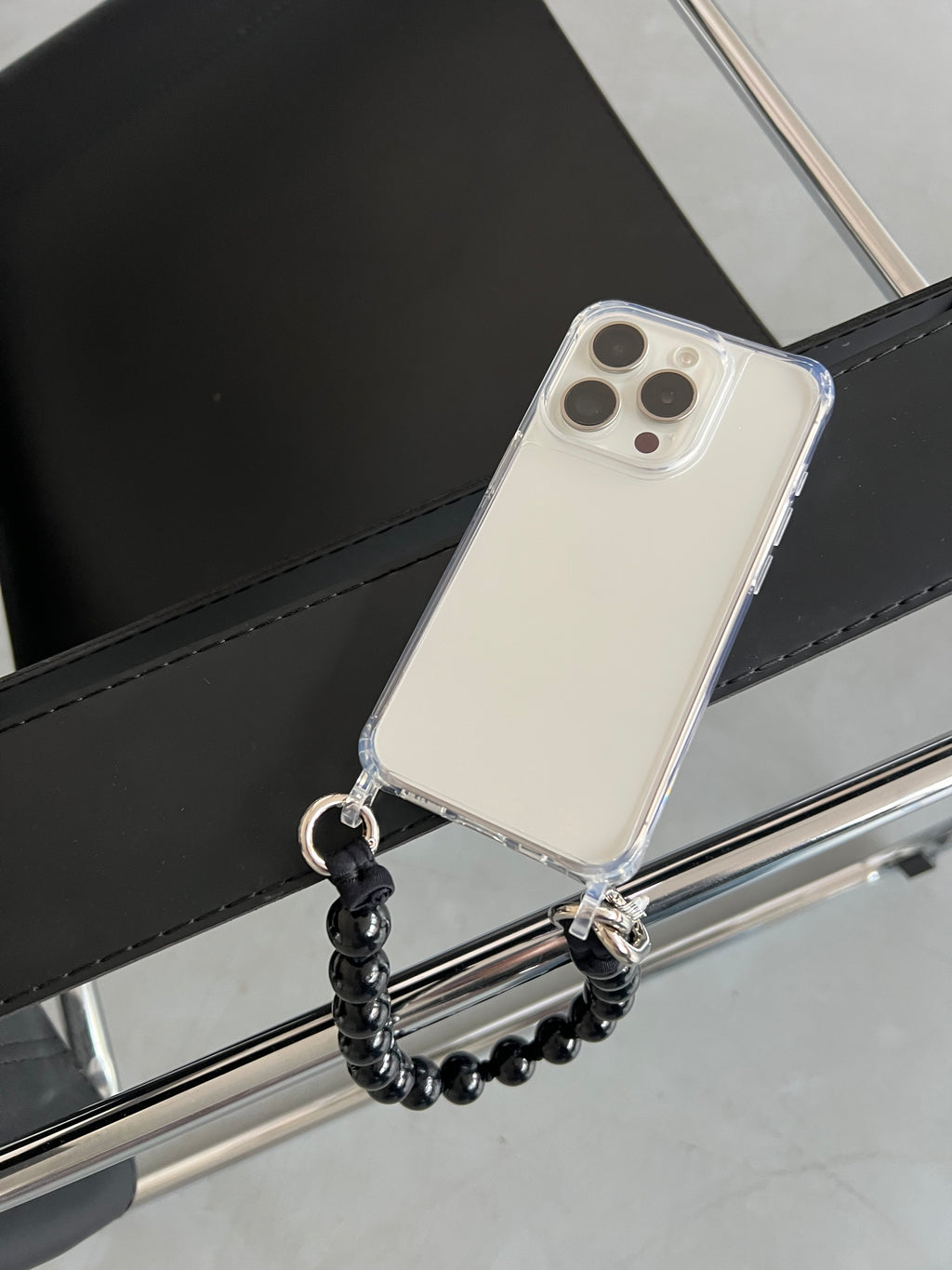 Mini beaded phone strap – black