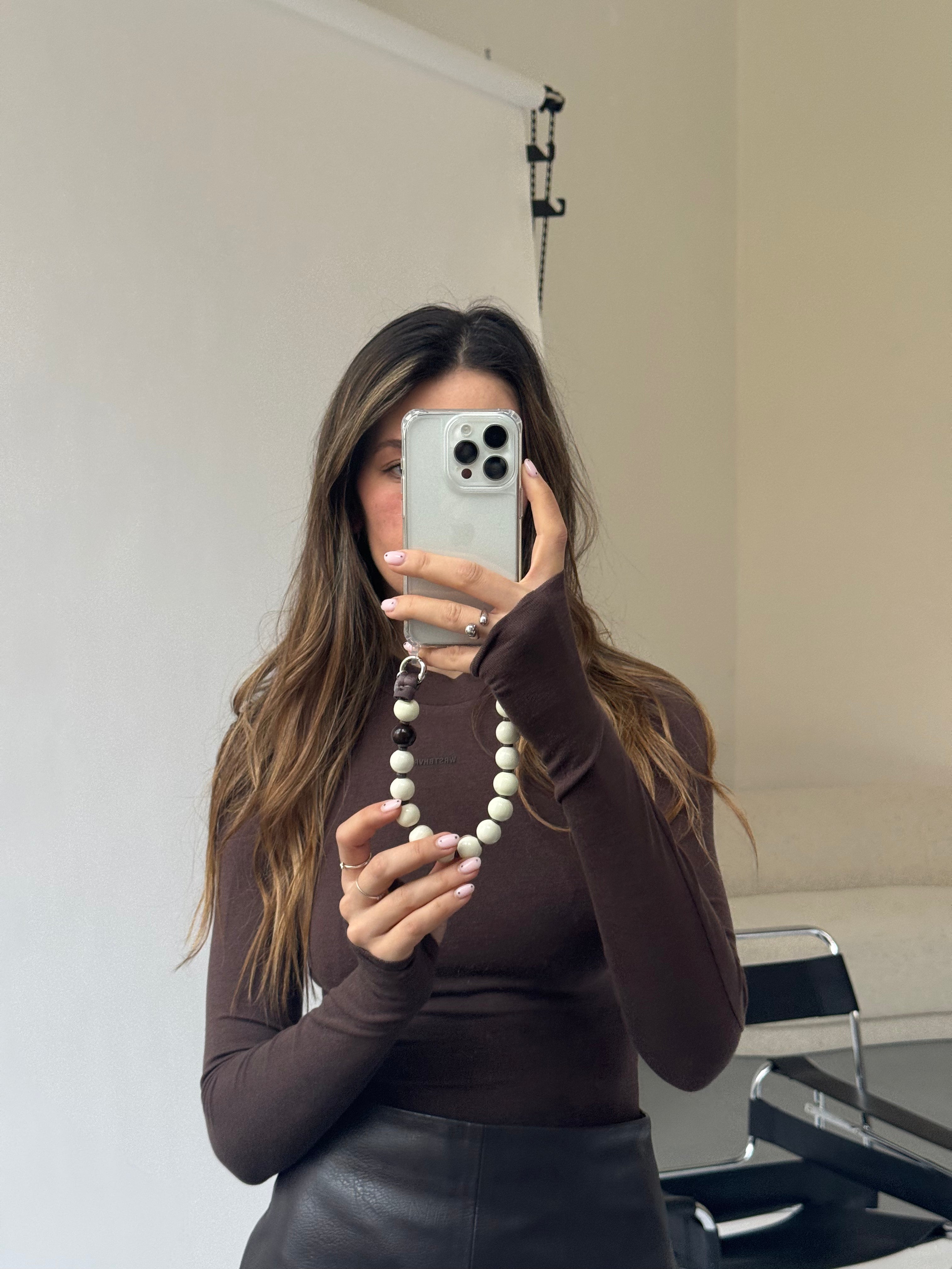 Mini korálkový popruh na telefon – Milk Mocha