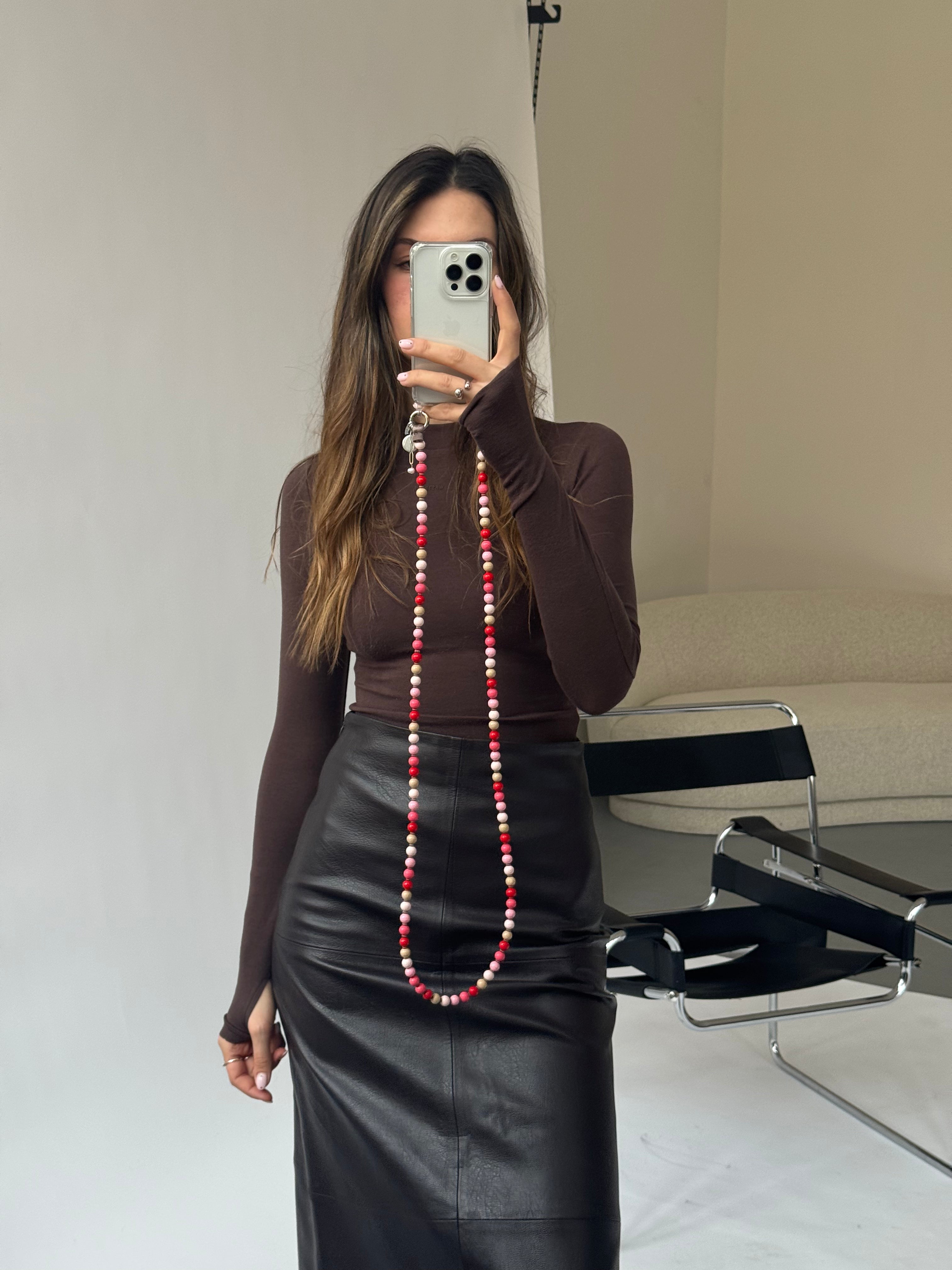 Korálkový popruh na telefon – Love Story