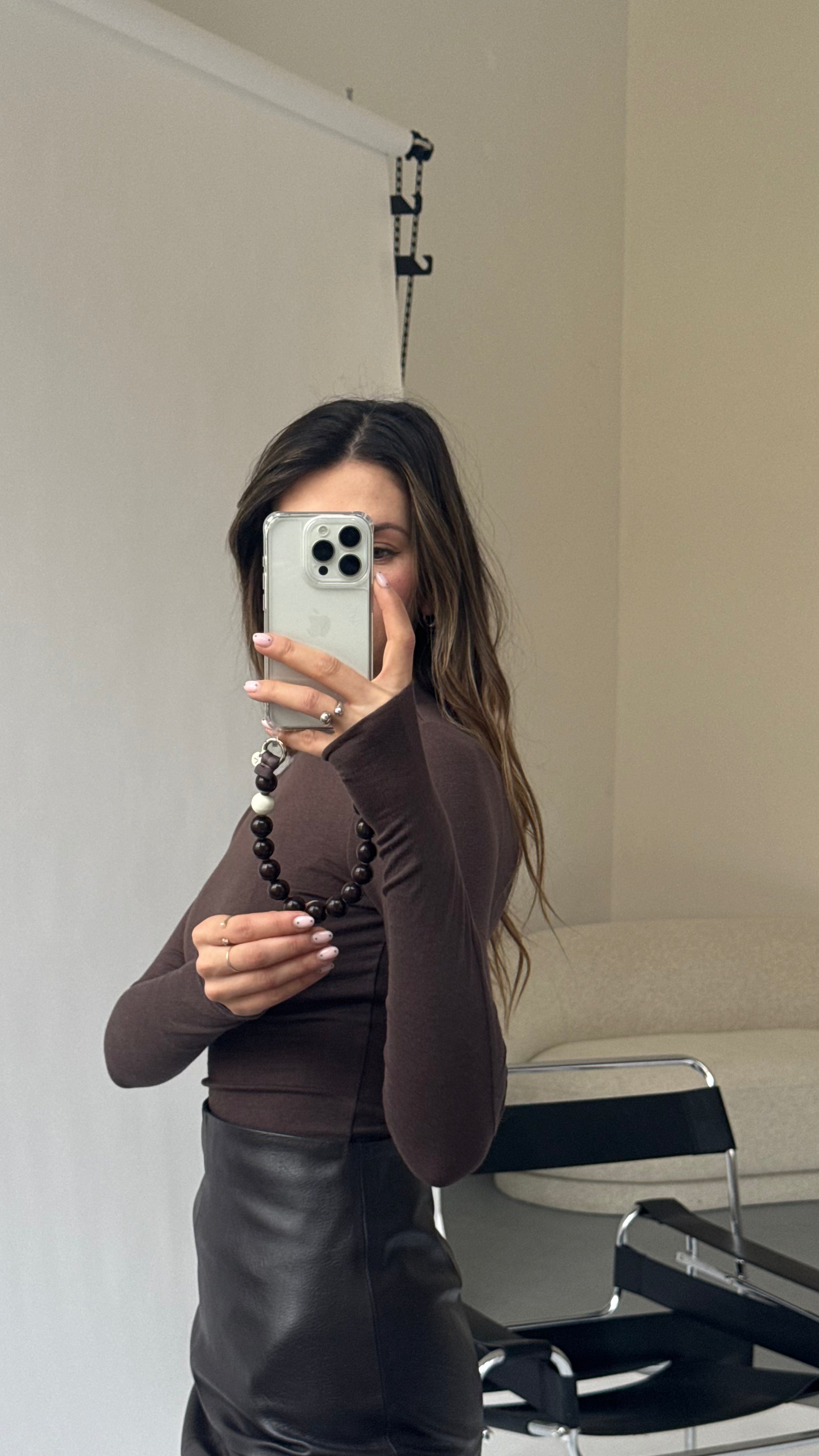 Mini korálkový popruh na telefon – Espresso Light