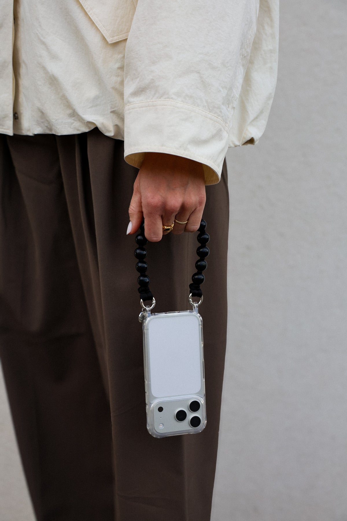 Mini korálkový popruh na telefon – Noir
