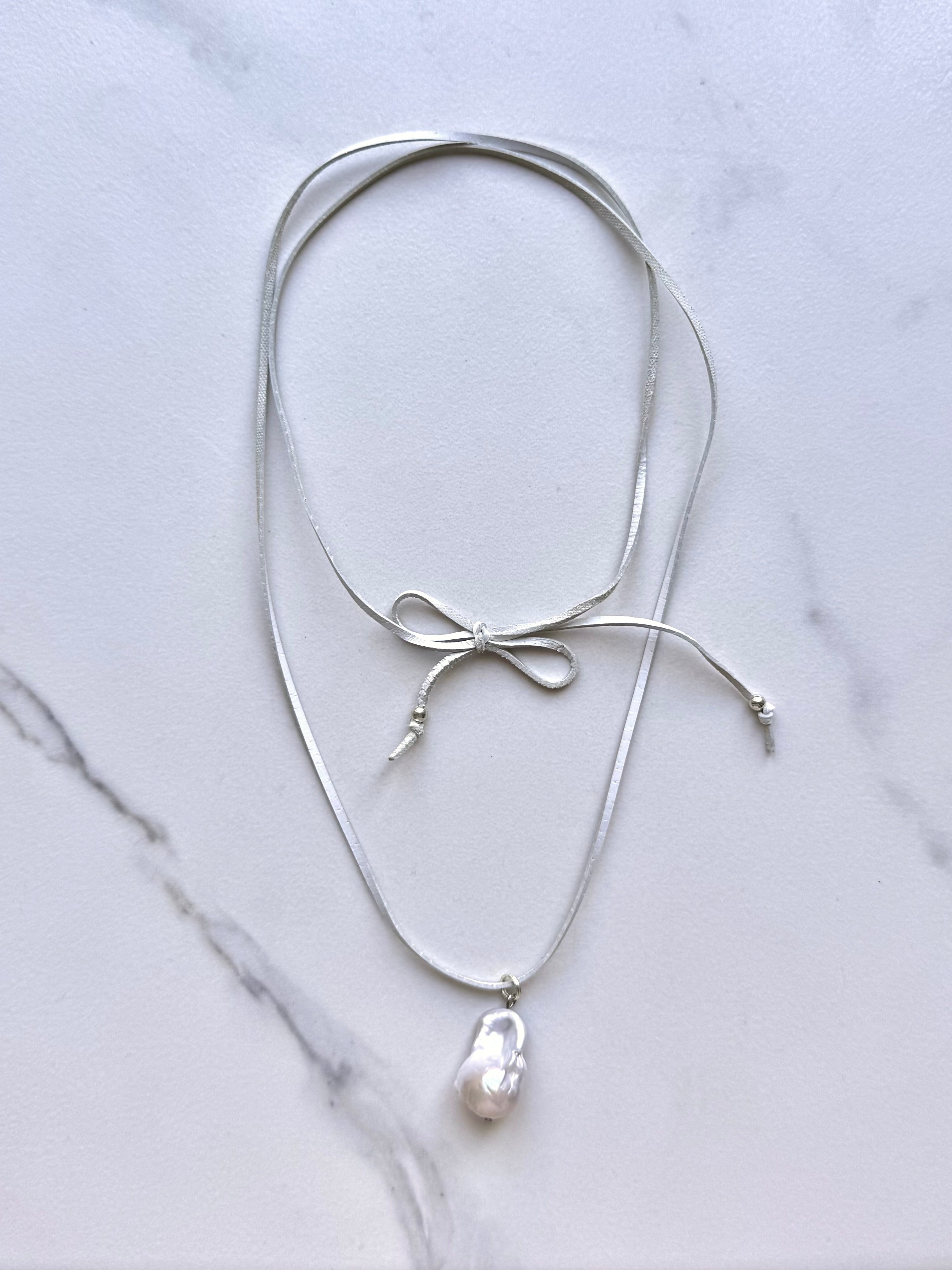 Náhrdelník Pearl Bow