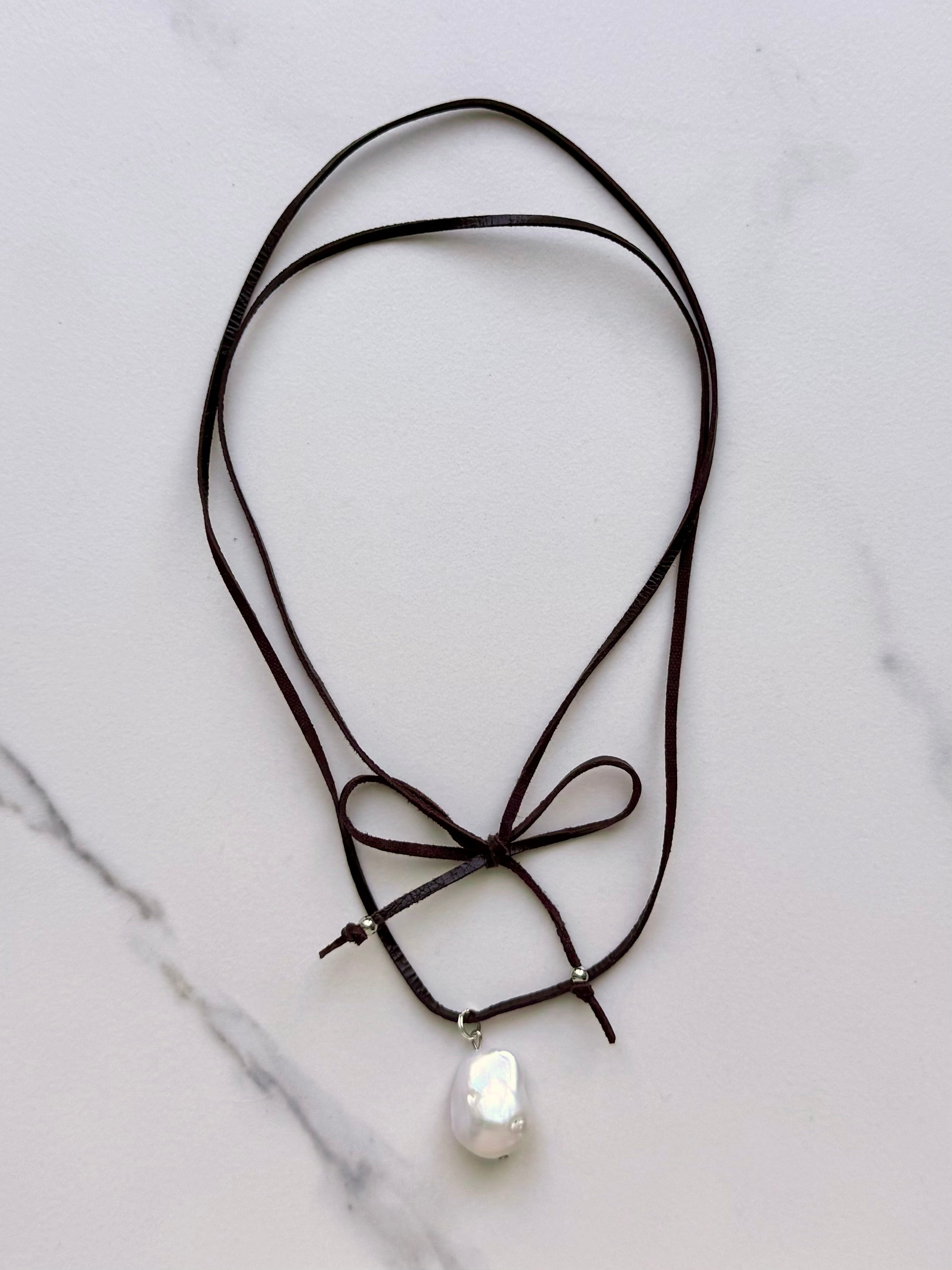 Náhrdelník Pearl Bow