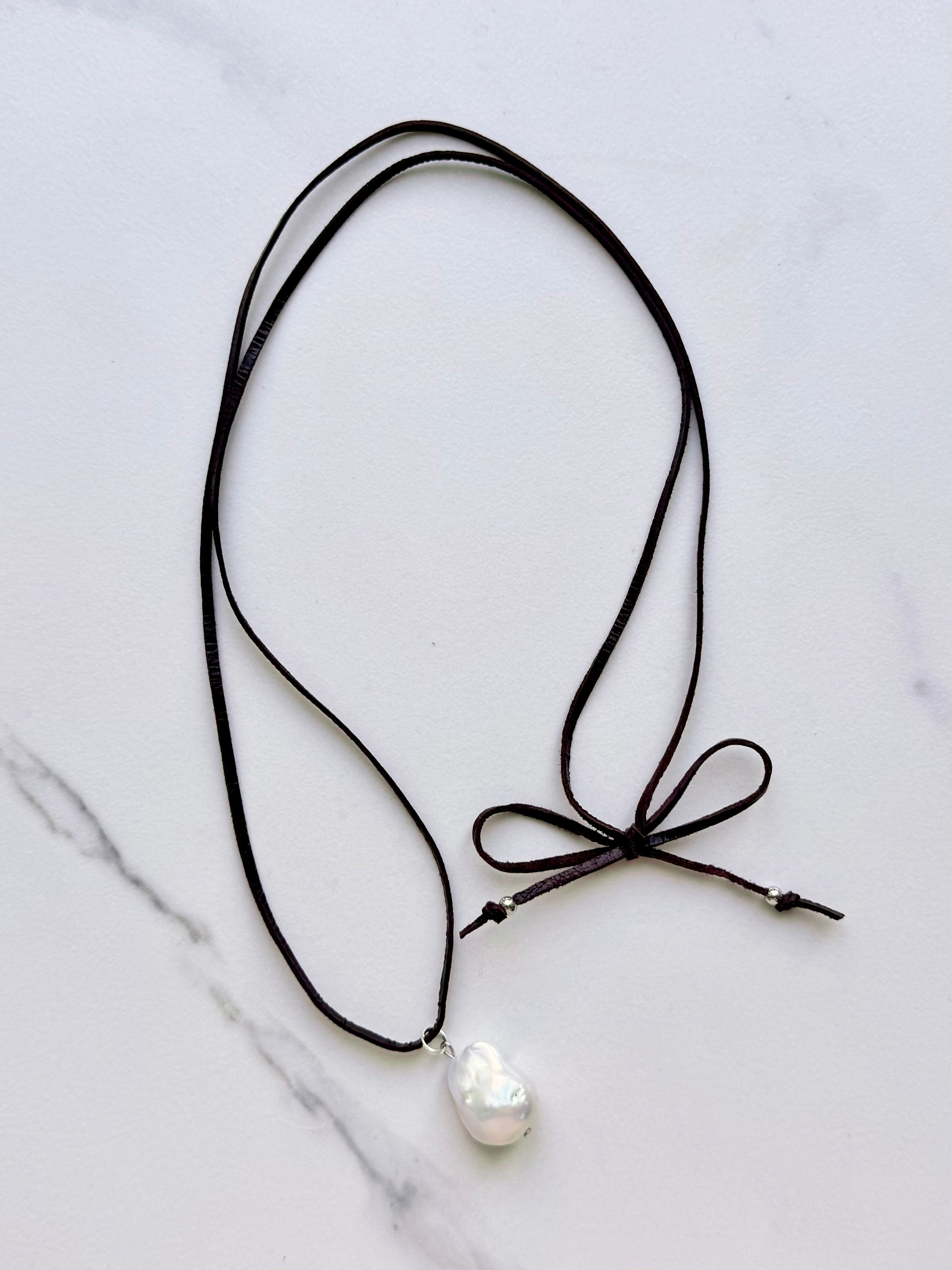Náhrdelník Pearl Bow