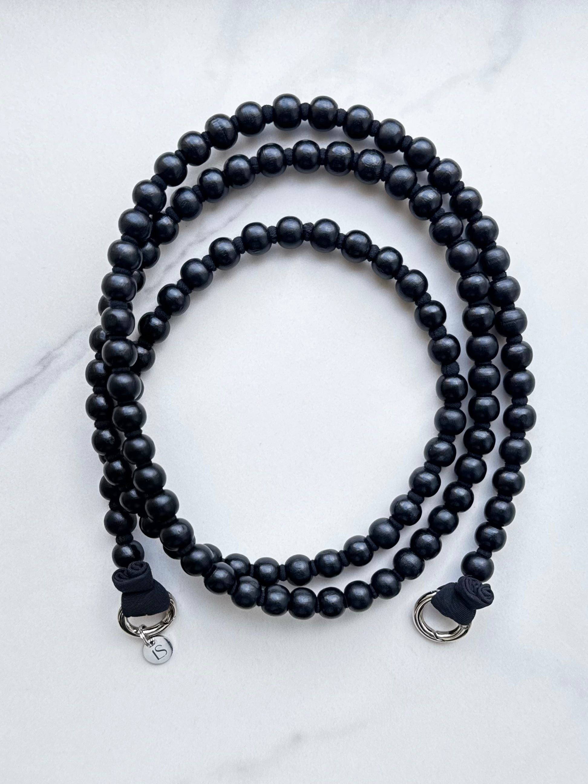 Korálkový popruh na telefon – černý