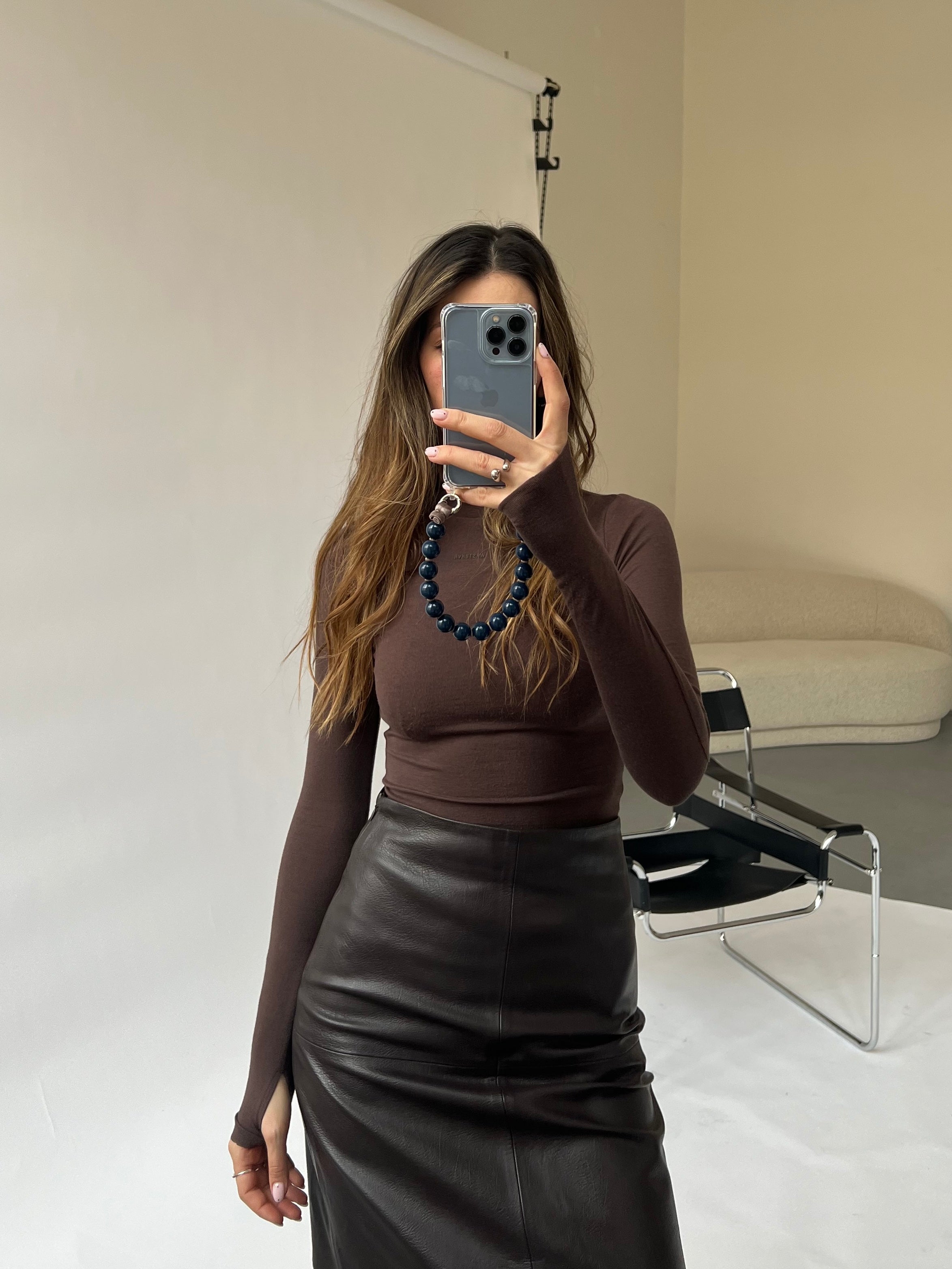 Mini korálkový popruh na telefon – Midnight Mocha