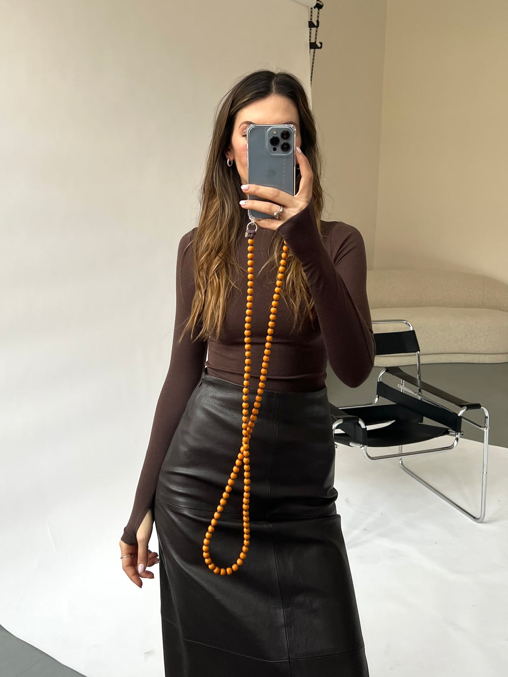 Korálkový popruh na telefon – Calm Orange
