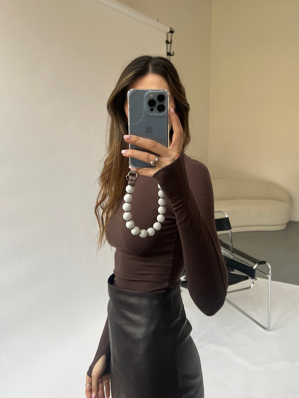 Mini korálkový popruh na telefon – New White