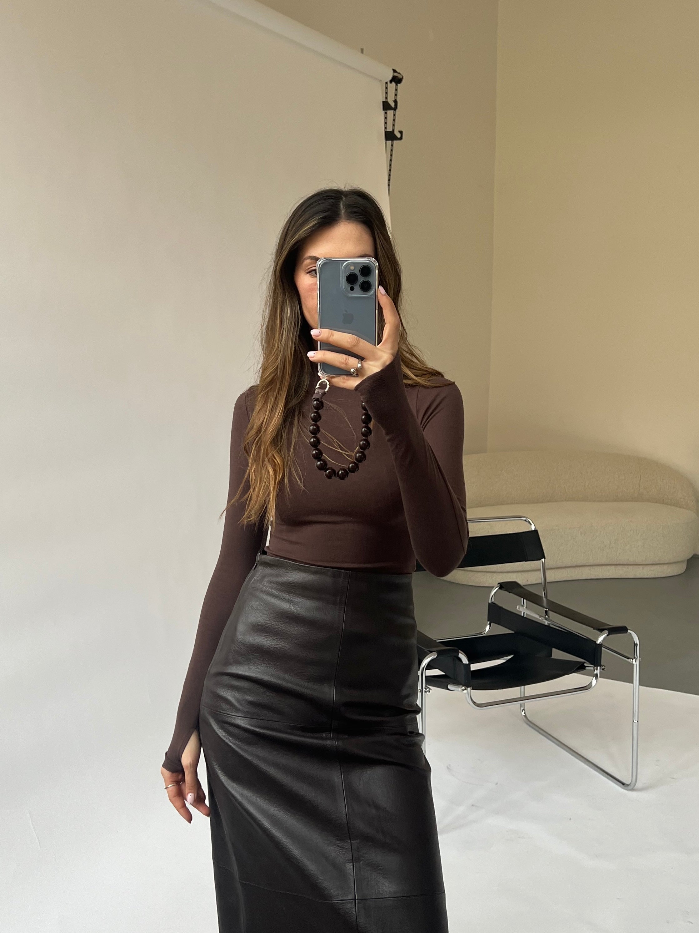 Mini korálkový popruh na telefon – Espresso