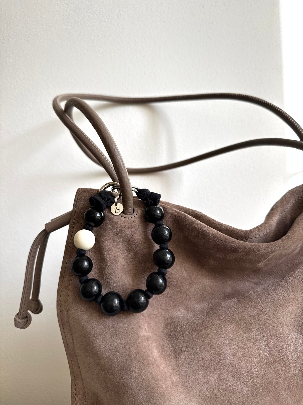 Keychain - black &amp; white