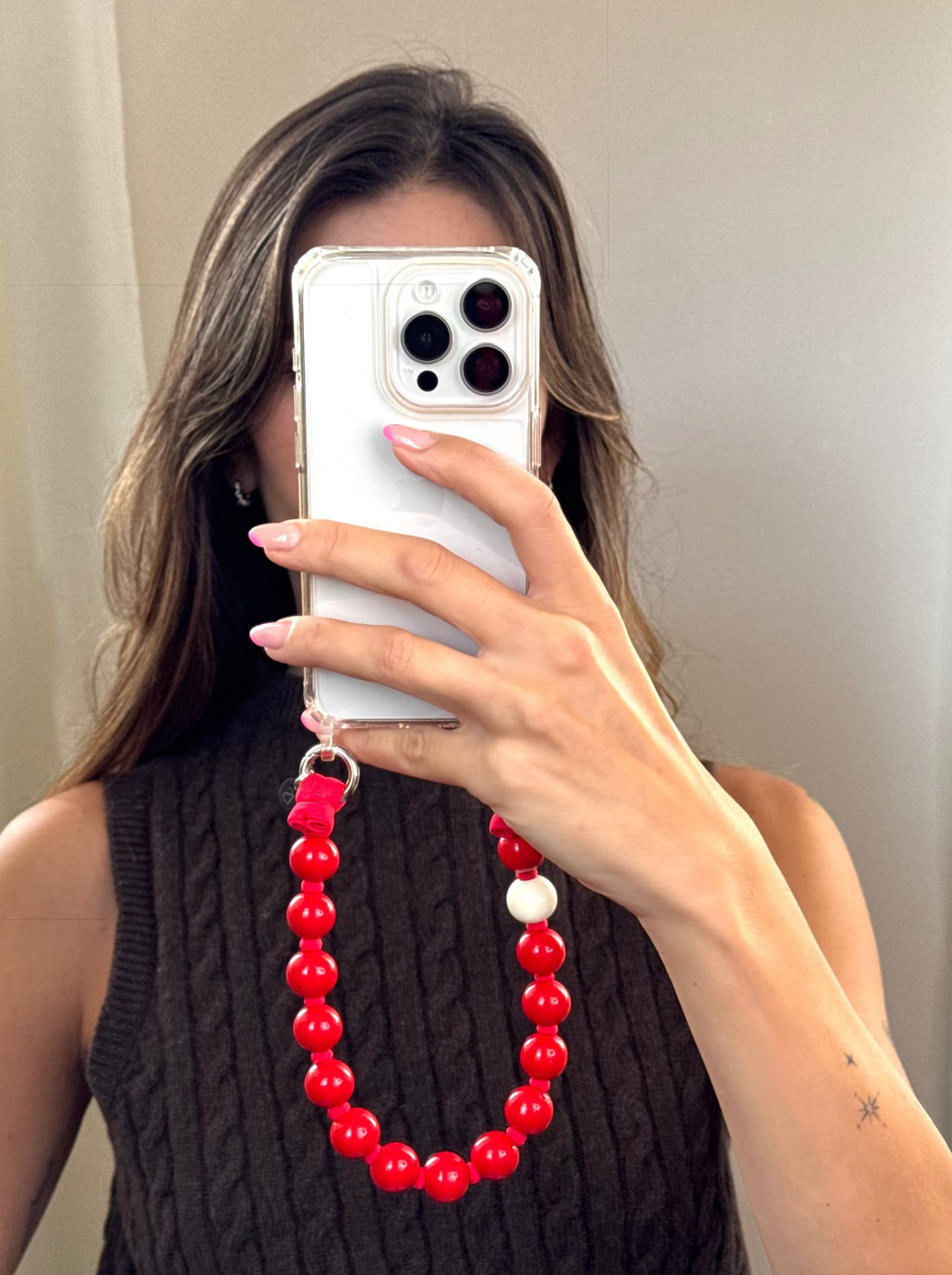 Mini korálkový popruh na telefon – červený
