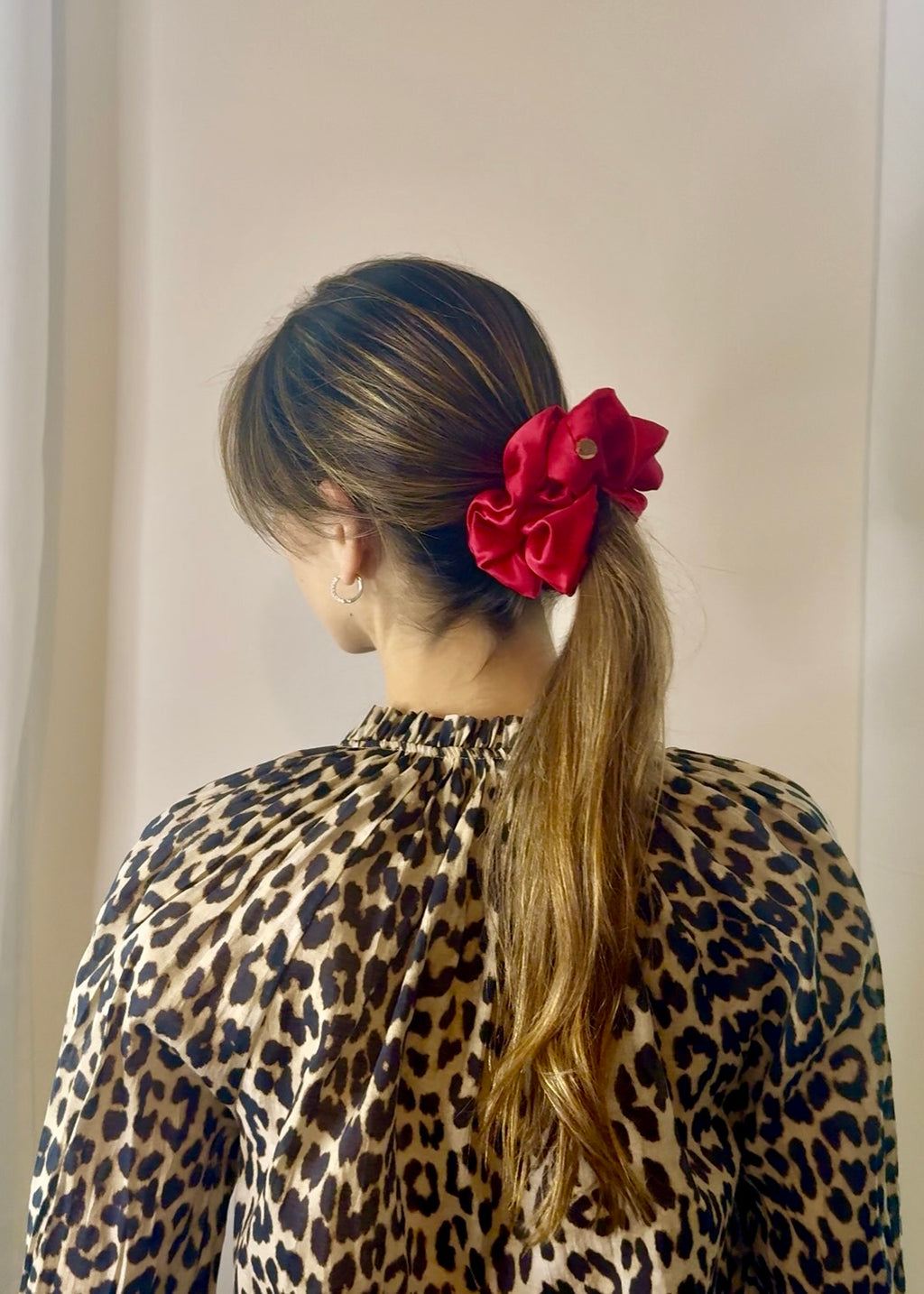 Scrunchie ze 100% hedvábného saténu - červená