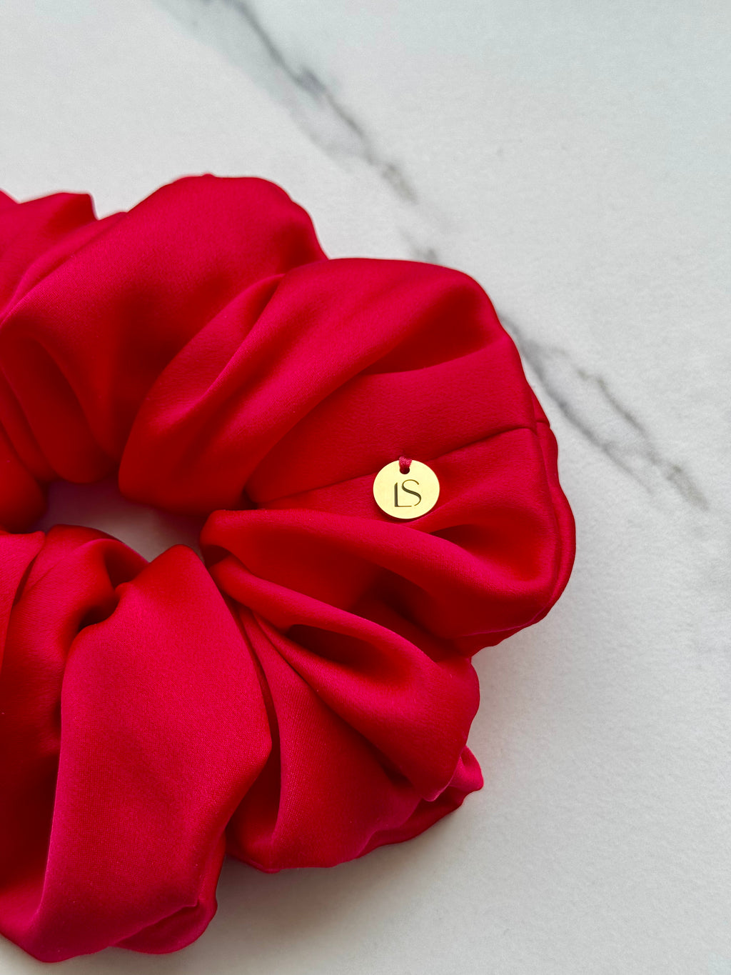 Scrunchie ze 100% hedvábného saténu - červená