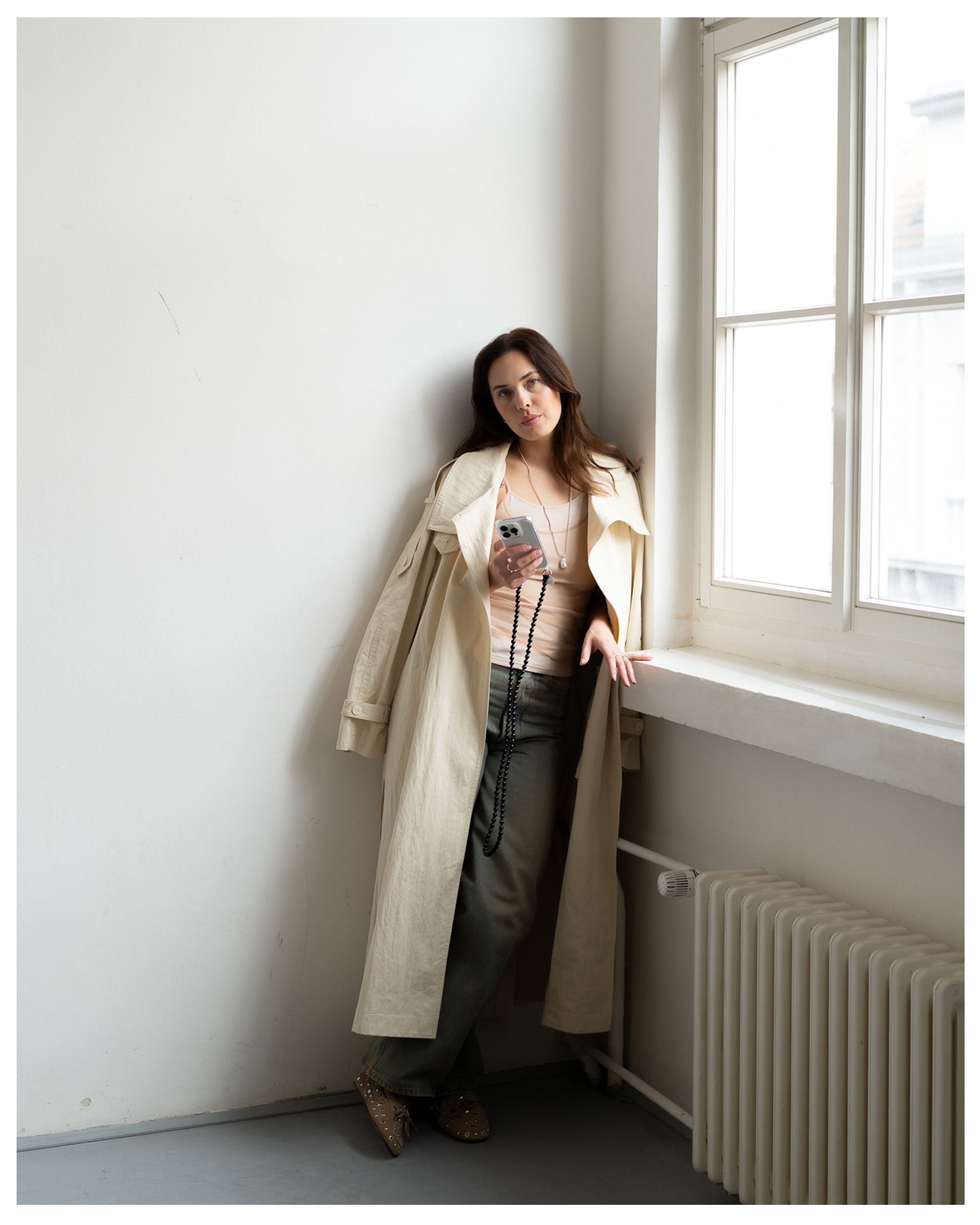 Korálkový popruh na telefon – Noir